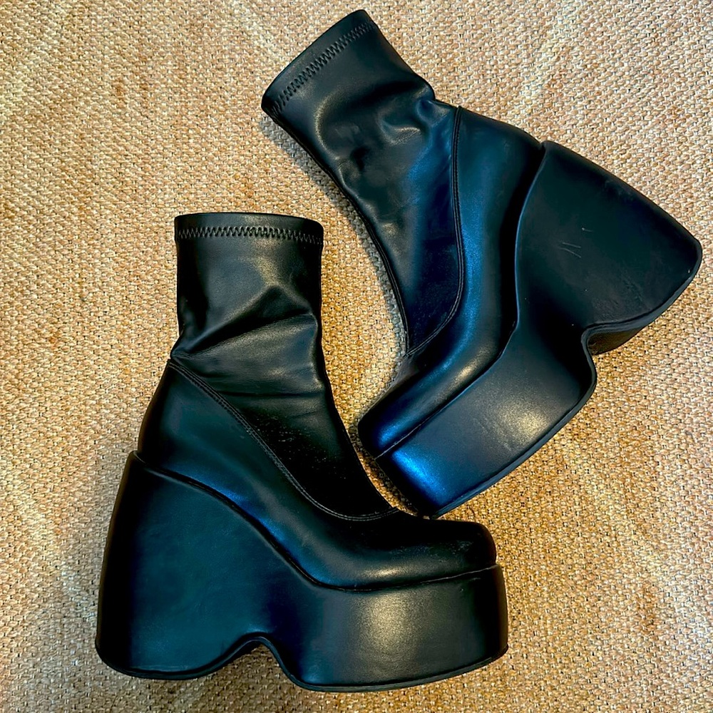 Wetkiss Goth platform booties Sz 7